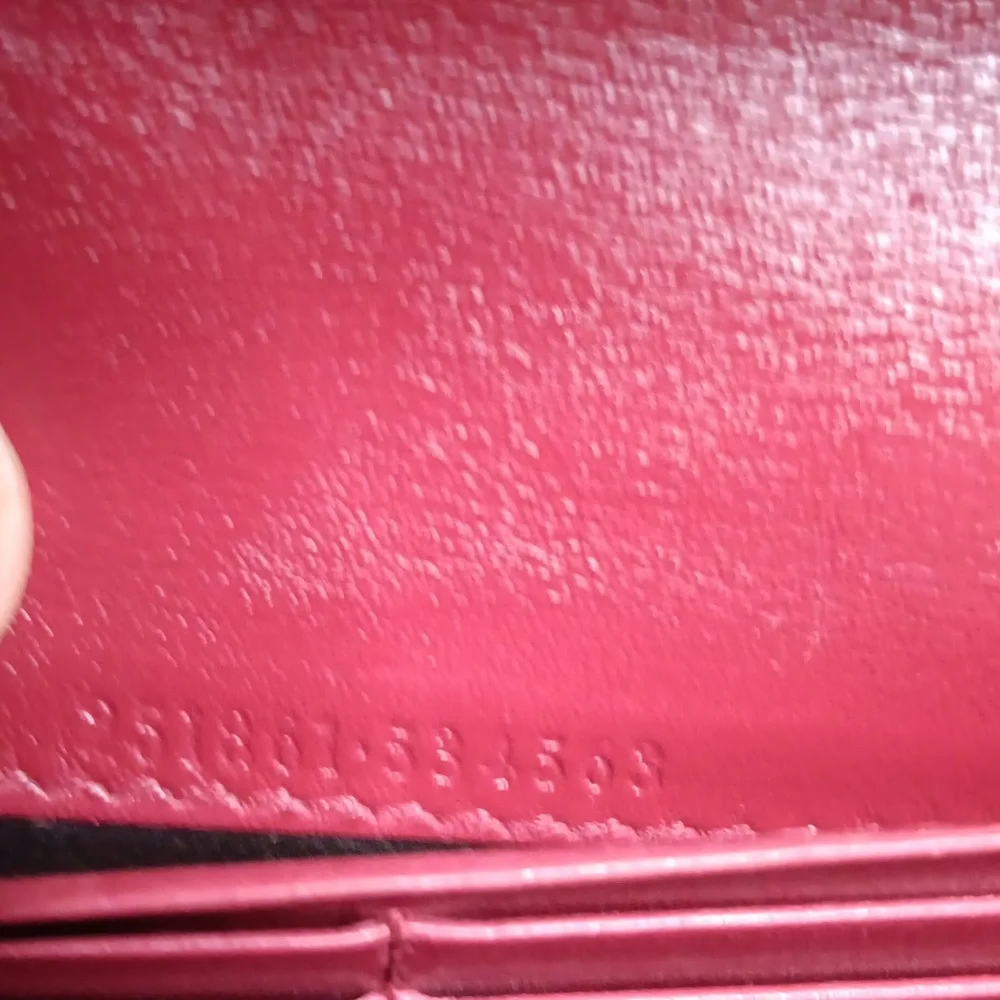 Gucci Red Wallet with Gold Heart Logo - Picture 8 of 10